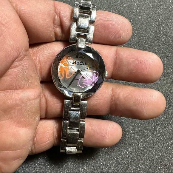 Mudd Ladies Quartz Watch Silver Tone Floral Design MD2556/A126-07 Working - Picture 1 of 9